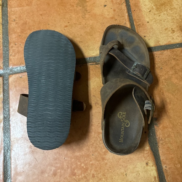 Sandals - Picture 3 of 3